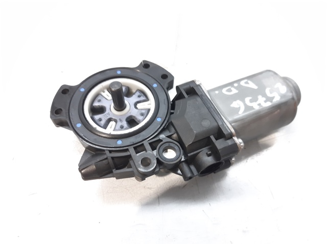 Motor eléctrico, elevalunas, puerta delantera derecha 824601H310 Hyundai/Kia