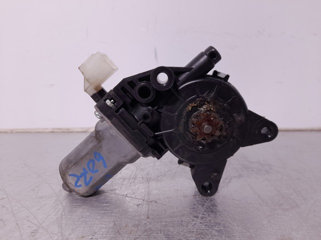 Motor eléctrico, elevalunas, puerta delantera derecha 824601M000 Hyundai/Kia