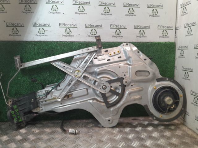 824602F000 Motor del elevalunas de la puerta delantera derecha  en stock Sabadell
