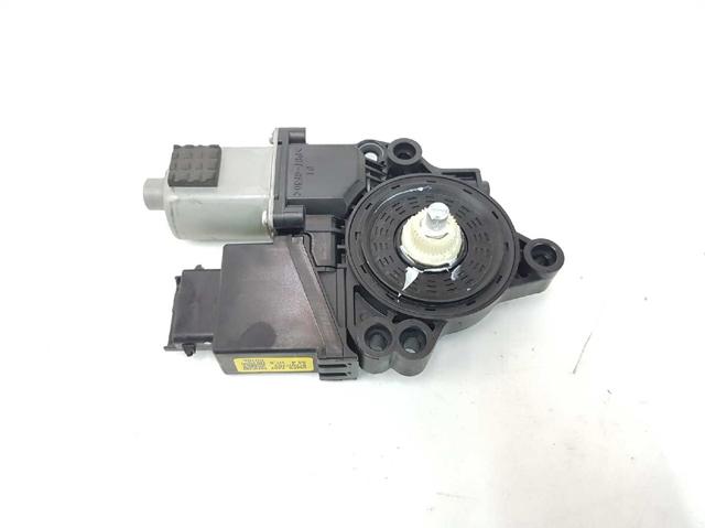 Motor eléctrico, elevalunas, puerta delantera derecha 824602W020 Hyundai/Kia