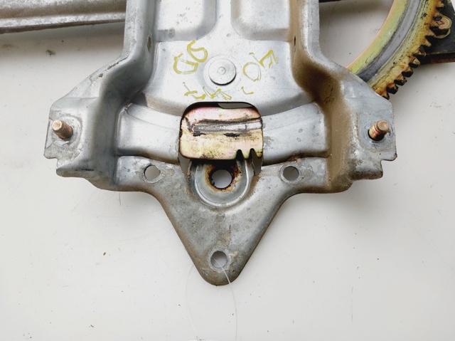 HYUNDAI 824603E000 Motor del elevalunas de la puerta delantera derecha  disponible España
