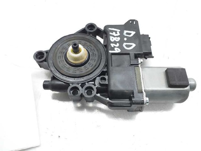 Motor eléctrico, elevalunas, puerta delantera derecha 824603Z010 Hyundai/Kia