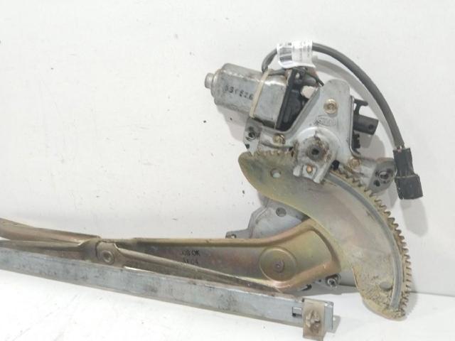 824604D000 Motor del elevalunas de la puerta delantera derecha  comprar en Zaragoza