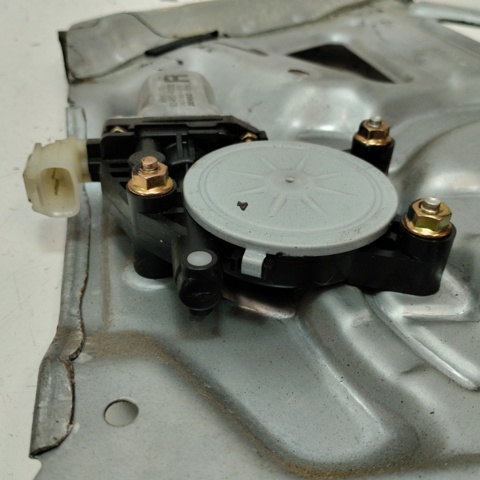 824604D000 HYUNDAI Motor del elevalunas de la puerta delantera derecha  en stock Gandía
