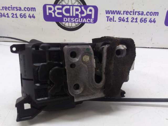 RENAULT 825000003R Cerradura de la puerta trasera derecha  comprar en Ponferrada