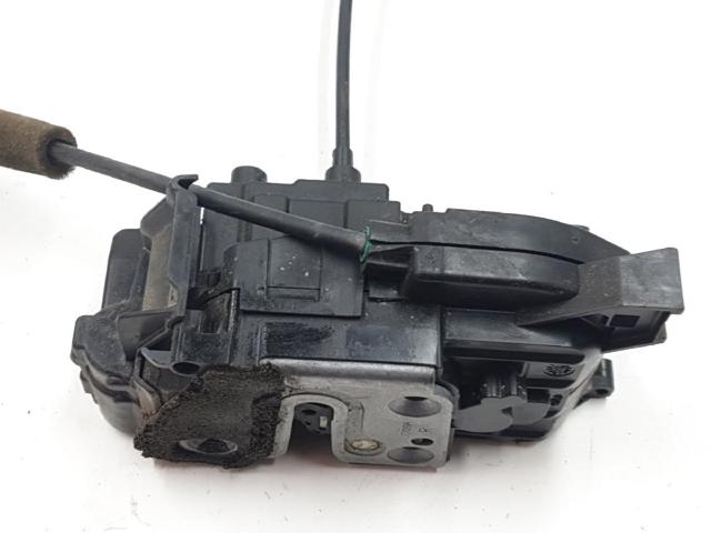 825000003R RENAULT Cerradura de la puerta trasera derecha  en stock Gandía
