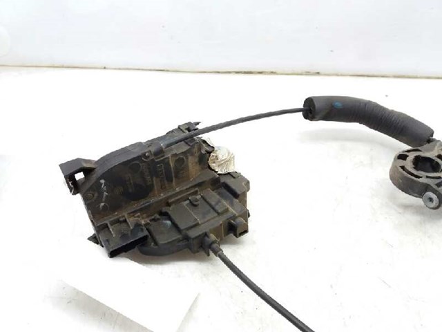 825000003R Cerradura de la puerta trasera derecha  en stock Granada