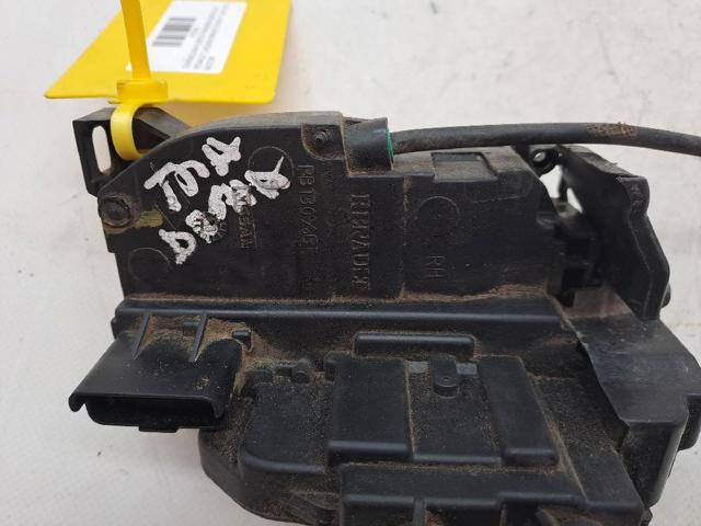 RENAULT 825000003R Cerradura de la puerta trasera derecha  en stock Terrassa