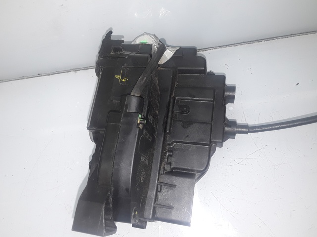 825000003R Cerradura de la puerta trasera derecha  en stock Sabadell