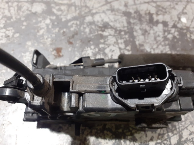 825002104R Cerradura de la puerta trasera derecha comprar Sevilla