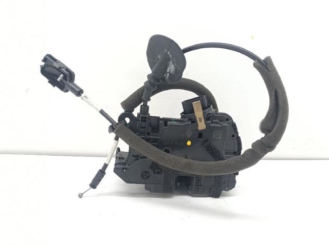 825002104R RENAULT Cerradura de la puerta trasera derecha  en stock Huelva