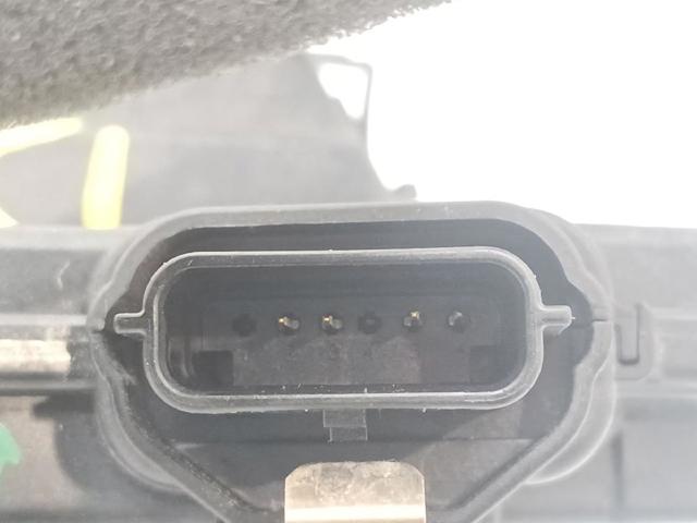RENAULT 825002104R Cerradura de la puerta trasera derecha comprar Pamplona