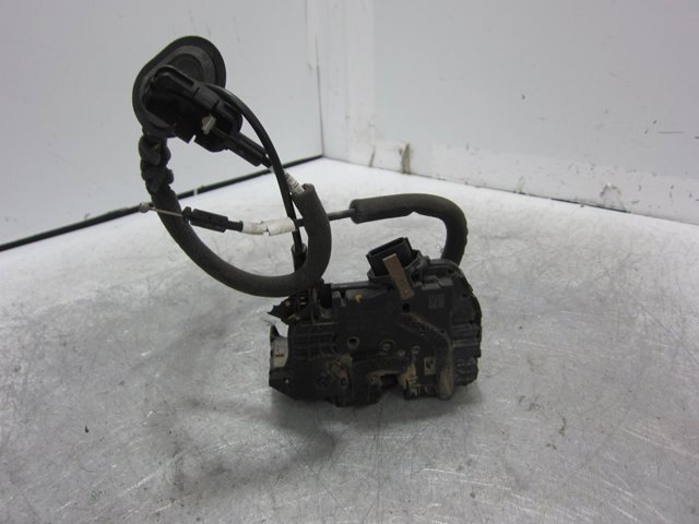825004167R RENAULT Cerradura de puerta trasera izquierda  en stock Córdoba