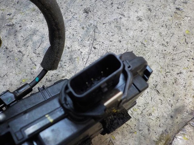 825004167R Cerradura de puerta trasera izquierda  comprar en Pontevedra