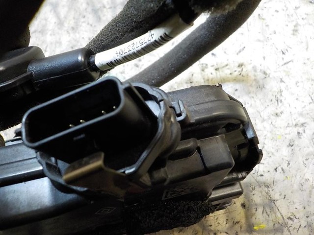 825004167R RENAULT Cerradura de puerta trasera izquierda  en stock Gandía