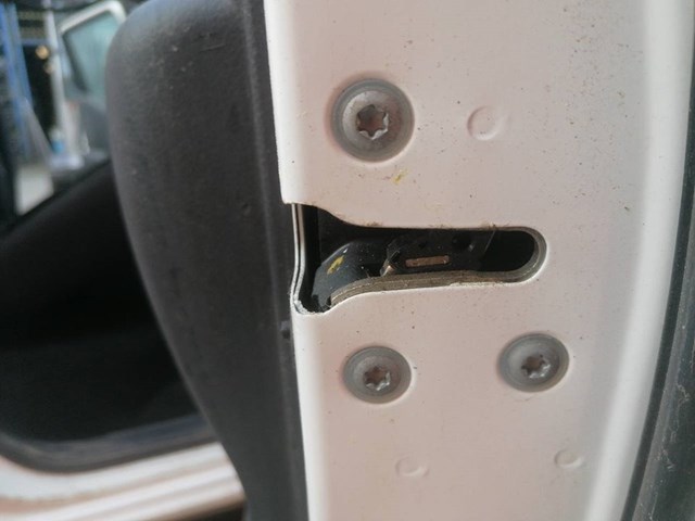 Cerradura puerta trasera derecha para nissan np300 navara pick-up  np300 pick-up (d23) visia 4x4   /   12.15 - 12.20 ys23 825004JK0A