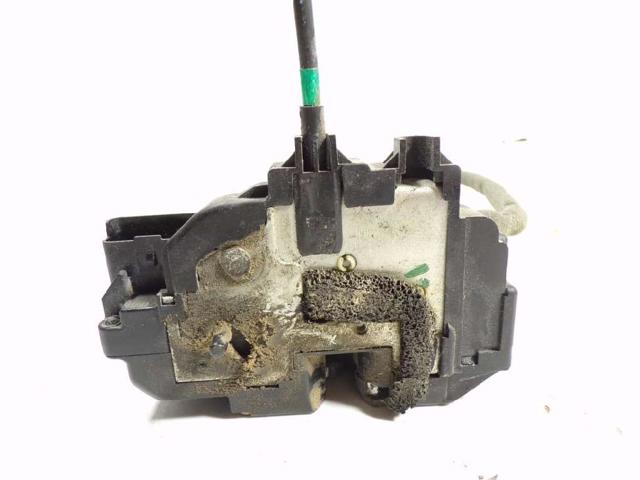 82500JD900 NISSAN Cerradura de la puerta trasera derecha  en stock Gandía