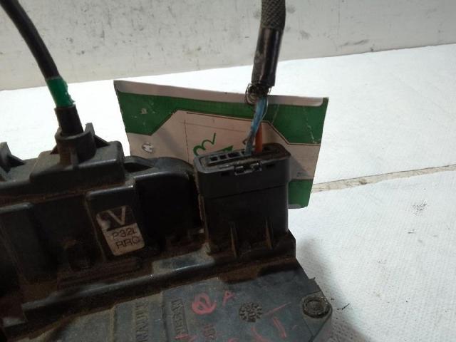 82500JD90C NISSAN Cerradura de la puerta trasera derecha  disponible Alicante