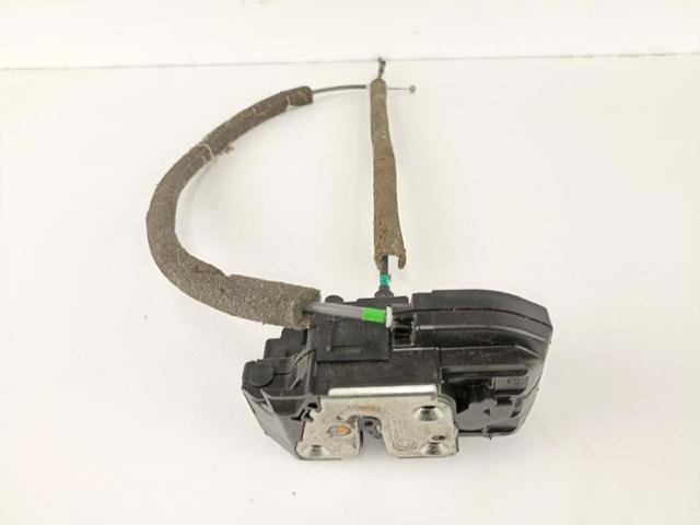 82500JD90C NISSAN Cerradura de la puerta trasera derecha  en stock Córdoba