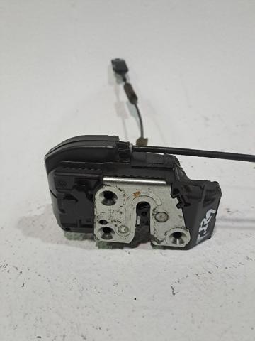 Cerradura de puerta trasera izquierda 82501AX11A Nissan