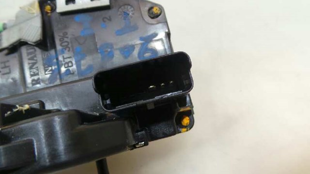 NISSAN 82501BA60B Cerradura de puerta trasera izquierda  en stock Valencia