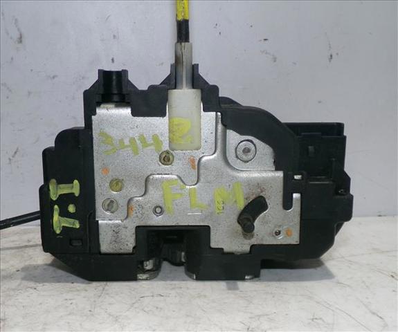 82501JD90C Cerradura de puerta trasera izquierda  en stock Sabadell