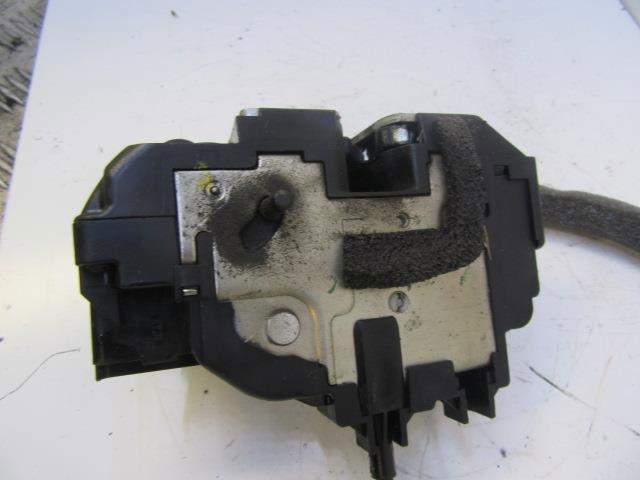 82501JD90C Cerradura de puerta trasera izquierda  comprar en Reus