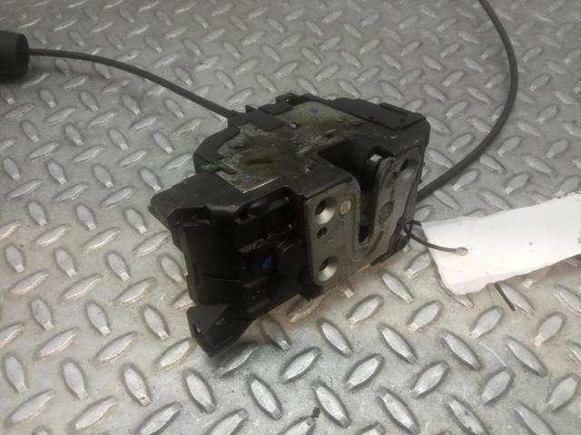 825020002R Cerradura de la puerta trasera derecha  disponible Burgos