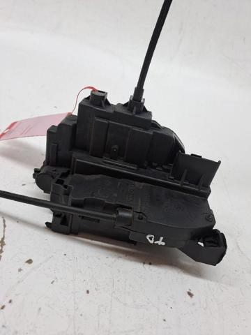 825020002R Cerradura de la puerta trasera derecha  comprar en Pontevedra