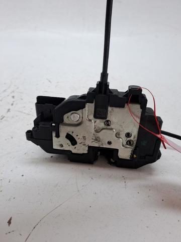 RENAULT 825020002R Cerradura de la puerta trasera derecha  en stock Terrassa