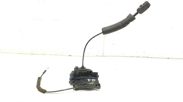 RENAULT 825020002R Cerradura de la puerta trasera derecha  en stock Salamanca