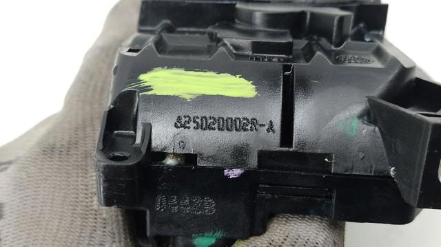 RENAULT 825020002R Cerradura de la puerta trasera derecha  comprar en Ponferrada