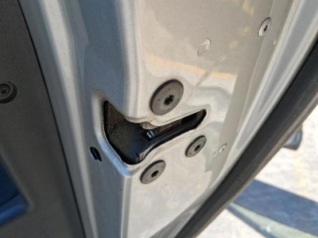 RENAULT 825020002R Cerradura de la puerta trasera derecha  comprar en Murcia