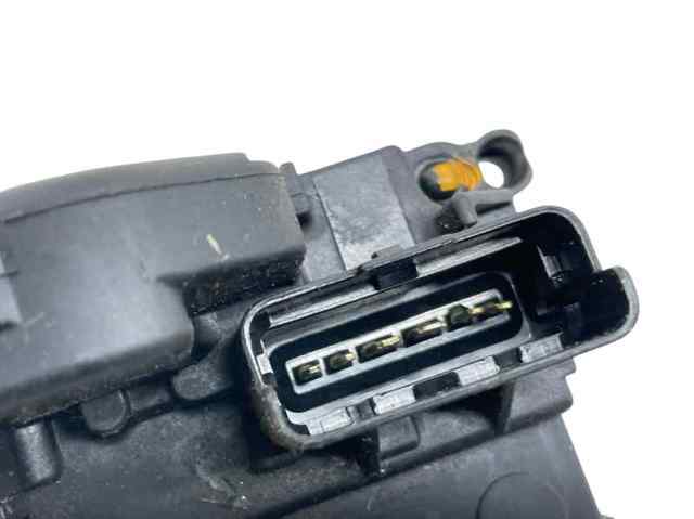 825020002R Cerradura de la puerta trasera derecha  comprar en Pontevedra