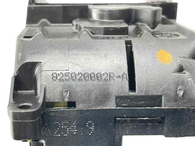 825020002R RENAULT Cerradura de la puerta trasera derecha  en stock Gandía