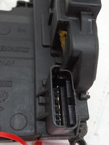 825020033R Cerradura de la puerta trasera derecha  disponible Burgos