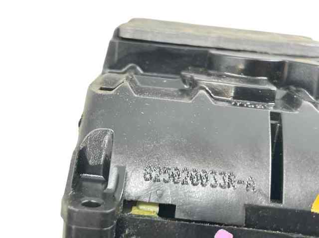 825020033R Cerradura de la puerta trasera derecha  comprar en Reus