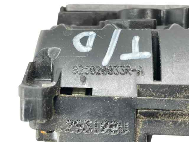 825020033R RENAULT Cerradura de la puerta trasera derecha  en stock Gandía
