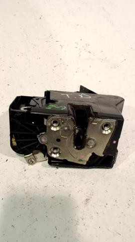 825022281R Cerradura de la puerta trasera derecha  en stock Sabadell