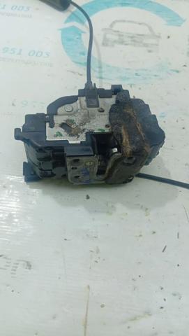RENAULT 825028873R Cerradura de la puerta trasera derecha  en stock Terrassa