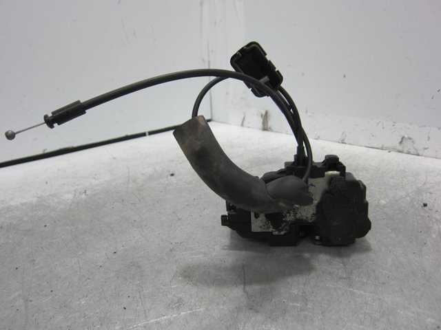 825028873R Cerradura de la puerta trasera derecha  en stock Sabadell