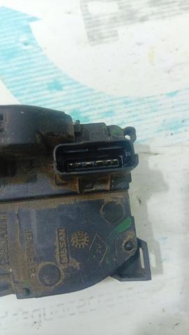 825028873R RENAULT Cerradura de la puerta trasera derecha  disponible Vigo