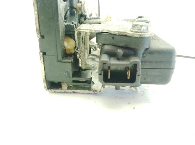 RENAULT 825029556R Cerradura de la puerta trasera derecha  comprar en Ponferrada