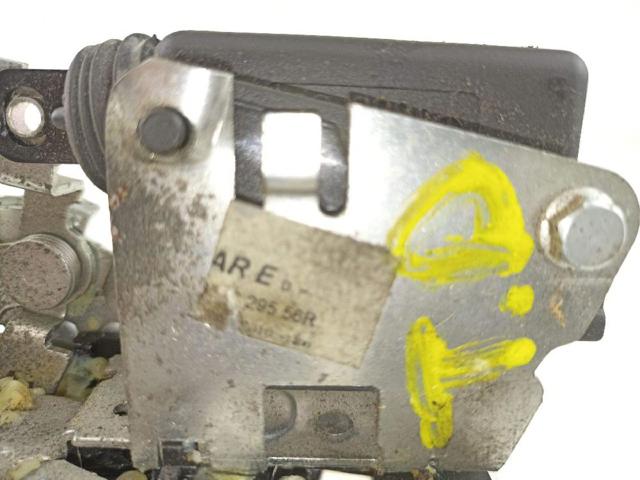 825029556R RENAULT Cerradura de la puerta trasera derecha  disponible Alicante