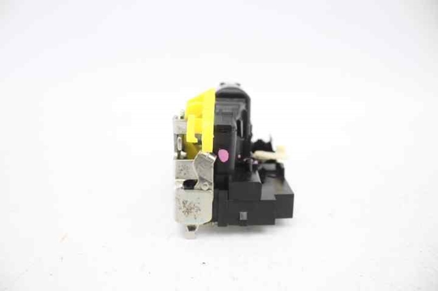 RENAULT 825029556R Cerradura de la puerta trasera derecha  en stock Terrassa