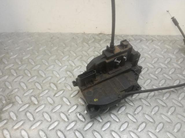 825030002R RENAULT Cerradura de puerta trasera izquierda  en stock Córdoba