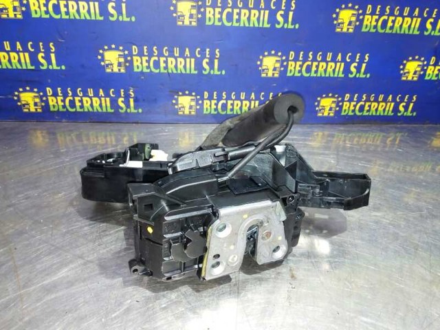 Cerradura de puerta trasera izquierda 825030024R Renault (RVI)