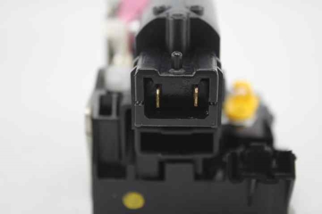 RENAULT 825030283R Cerradura de puerta trasera izquierda  en stock Valencia