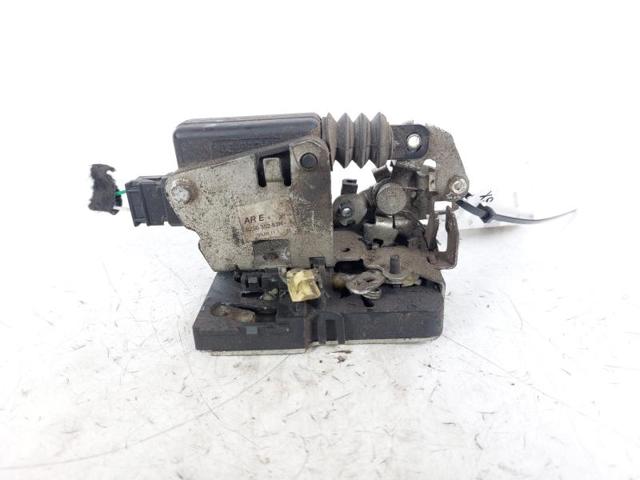 825030283R Cerradura de puerta trasera izquierda  disponible Burgos