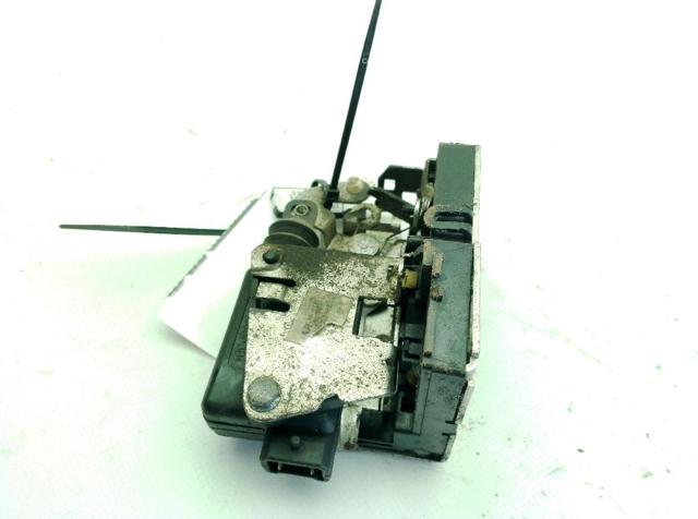 RENAULT 825030283R Cerradura de puerta trasera izquierda  en stock Terrassa